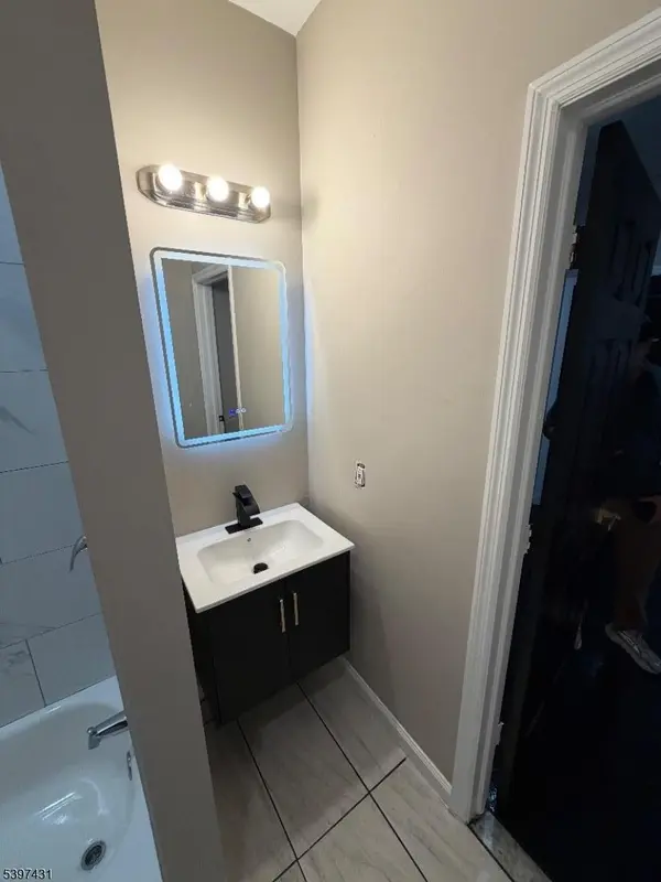 134-136 Osborne Ter, Newark City, NJ 07108