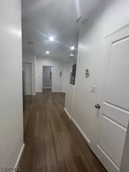 Newark City, NJ 07105,221 Ferry St