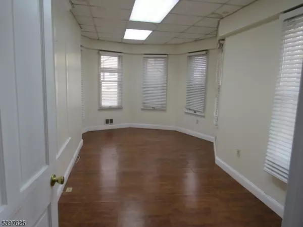 North Brunswick Twp., NJ 08902,623 Georges Rd 1B