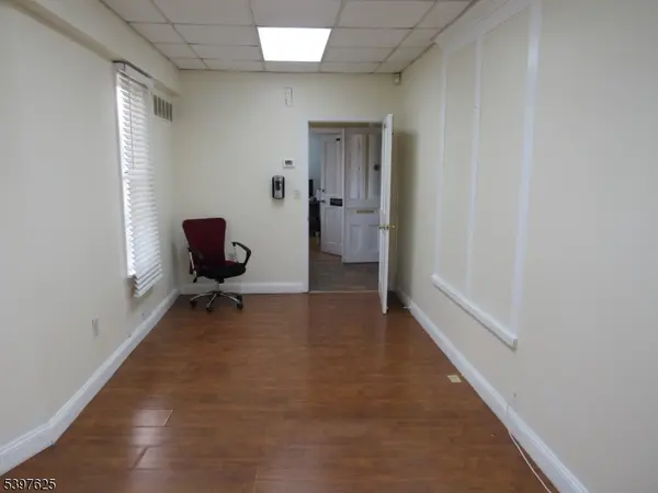 North Brunswick Twp., NJ 08902,623 Georges Rd 1B