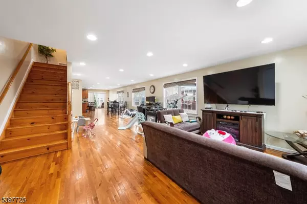 Linden City, NJ 07036,226 Pennsylvania Railroad Av