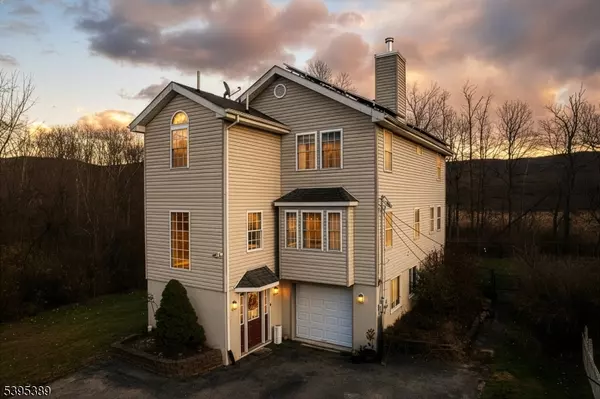 50 Quarry Rd, Hamburg Boro, NJ 07419