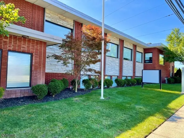 18-00 Fairlawn Ave, Fair Lawn Boro, NJ 07410