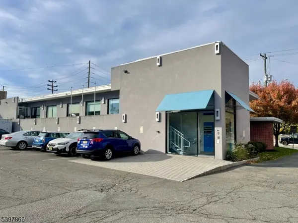 18-00 Fairlawn Ave, Fair Lawn Boro, NJ 07410