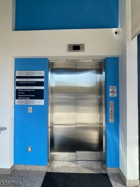 18-00 Fairlawn Ave, Fair Lawn Boro, NJ 07410