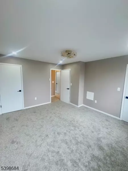 Irvington Twp., NJ 07111,239 40Th St #7