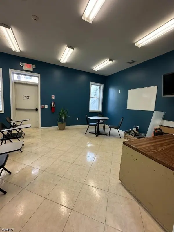 1151 Main Ave, Clifton City, NJ 07011