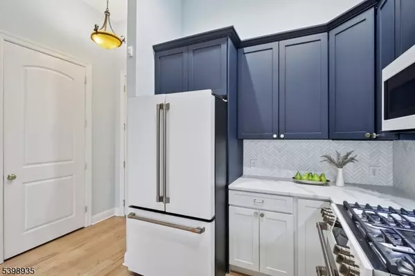 Bloomfield Twp., NJ 07003,186 Walnut St #114