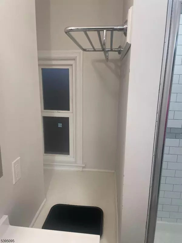 Springfield Twp., NJ 07081,38 Morris Ave #3