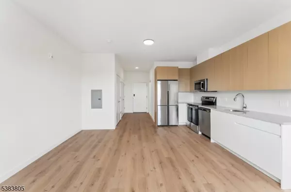 East Orange City, NJ 07018,431 Dr Mlk Jr Blvd #324