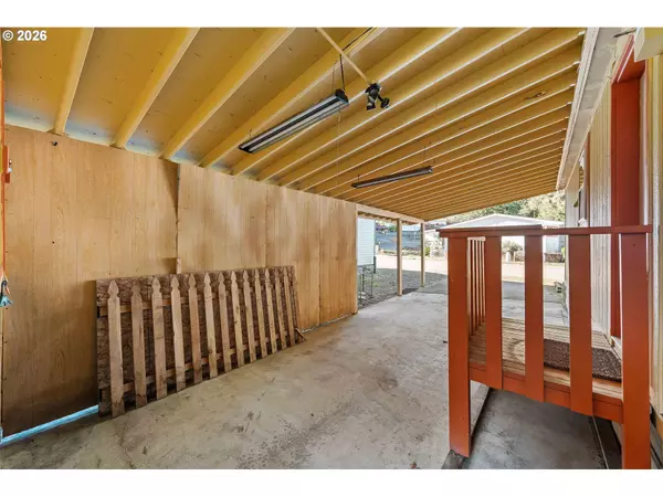 Coos Bay, OR 97420,535 SHOREPINES AVE