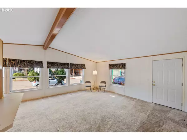 Coos Bay, OR 97420,535 SHOREPINES AVE