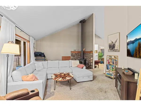 Merlin, OR 97532,372 THORNBROOK DR