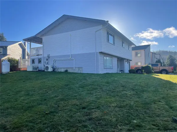 7111 Highland Dr, Port Hardy, BC V0N 2P0