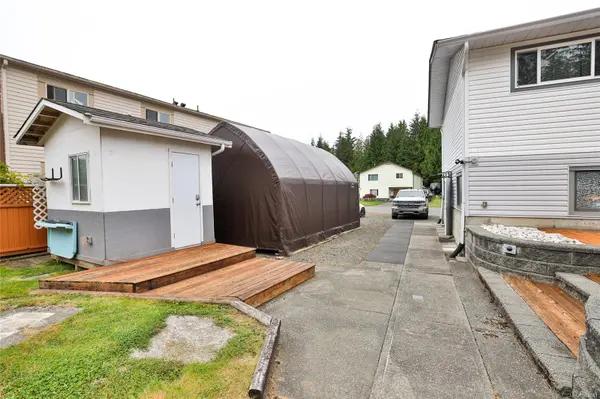 7111 Highland Dr, Port Hardy, BC V0N 2P0