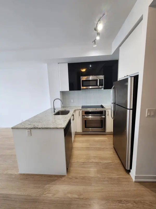 Toronto C10, ON M4S 0A4,89 Dunfield AVE #3104