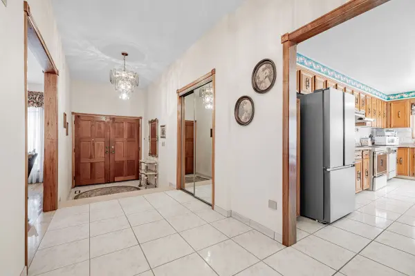 87 Morbank DR, Toronto E05, ON M1V 2M1