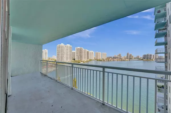 Sunny Isles Beach, FL 33160,301 174th St #1401