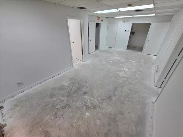 Fort Lauderdale, FL 33351,7800 W Oakland Park Blvd #101