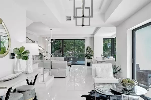 Fort Lauderdale, FL 33308,3040 N Ocean Blvd #N106