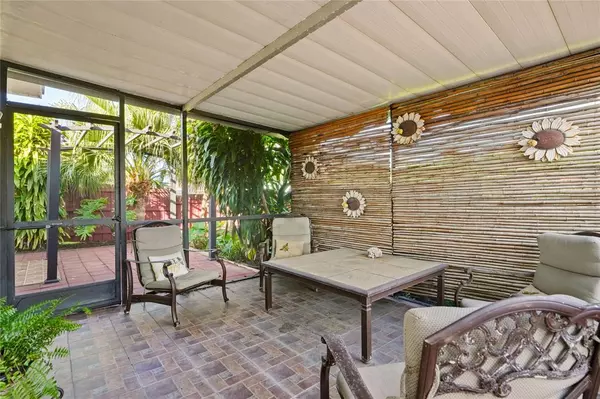 Dania Beach, FL 33004,417 SE 4th St