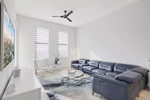 Fort Lauderdale, FL 33301,511 SE 5th Ave #2412