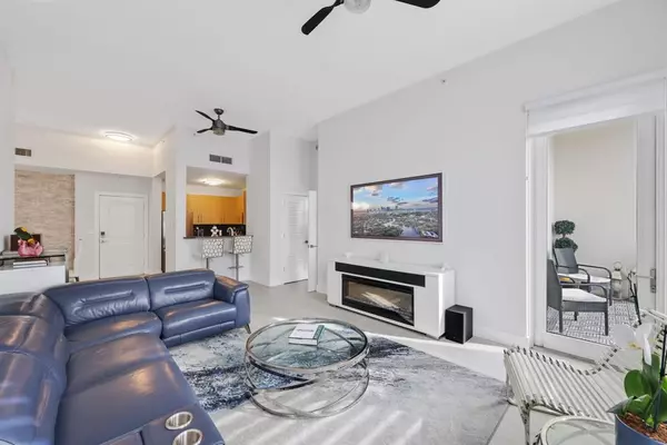 Fort Lauderdale, FL 33301,511 SE 5th Ave #2412