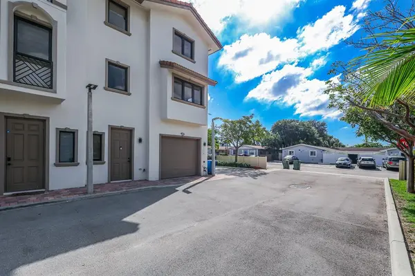 Oakland Park, FL 33309,456 NW 41st St