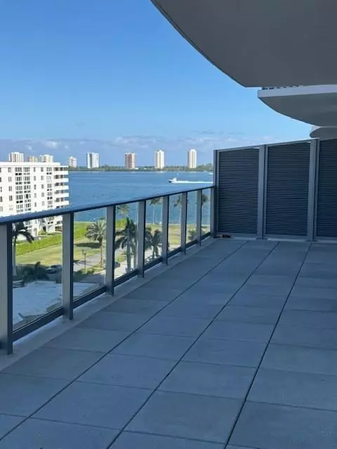 220 Lake Shore Dr #717, West Palm Beach, FL 33403