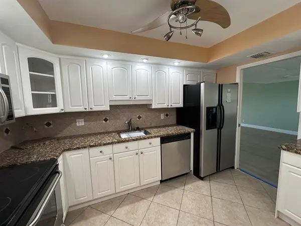 Pompano Beach, FL 33069,3850 Oaks Clubhouse Dr #403