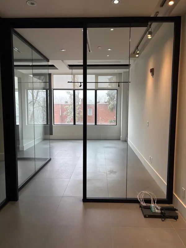 Richmond Hill, ON L4C 3B8,10376 Yonge ST #307