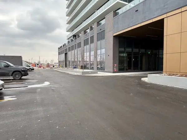 Brampton, ON L6P 4S3,15 Skyridge DR #619