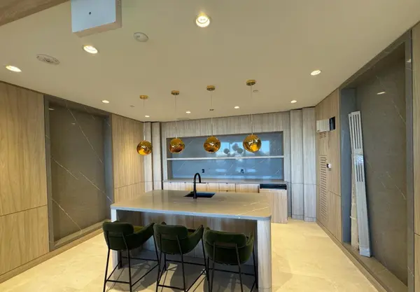 Brampton, ON L6P 4S3,15 Skyridge DR #619