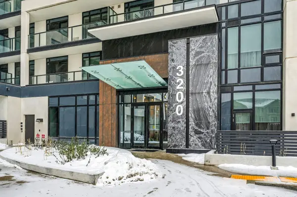 Oakville, ON L6H 7W6,3200 William Coltson AVE #102
