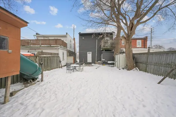 Mississauga, ON L5E 1E3,929 Lakeshore RD E