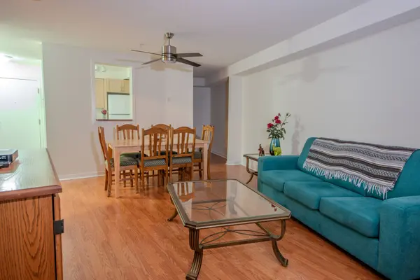 Brampton, ON L6P 2Z7,8 Dayspring CIR #1109