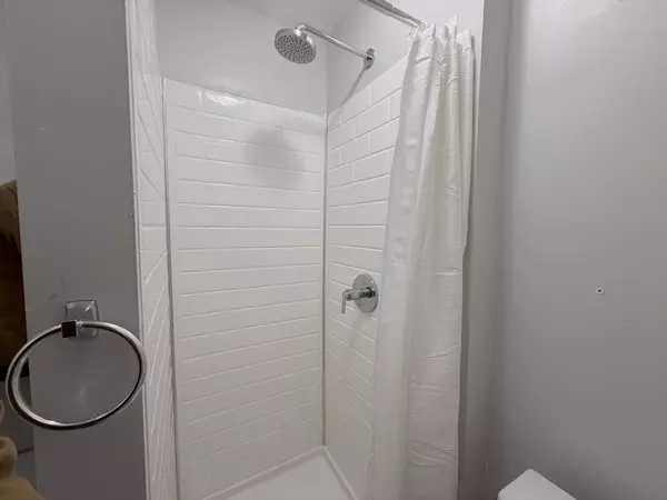 Brantford, ON N3S 3Y5,372 Darling ST #12