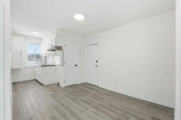 Mckellar Heights - Glabar Park And Area, ON K1Z 5A2,874 Clyde AVE #1