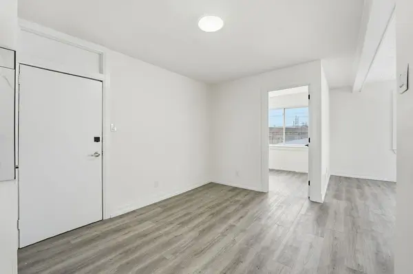 Mckellar Heights - Glabar Park And Area, ON K1Z 5A2,874 Clyde AVE #1