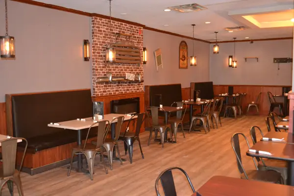 Arnprior, ON K7S 2N5,129 John ST