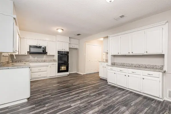 Hurst, TX 76054,736 Springhill Drive