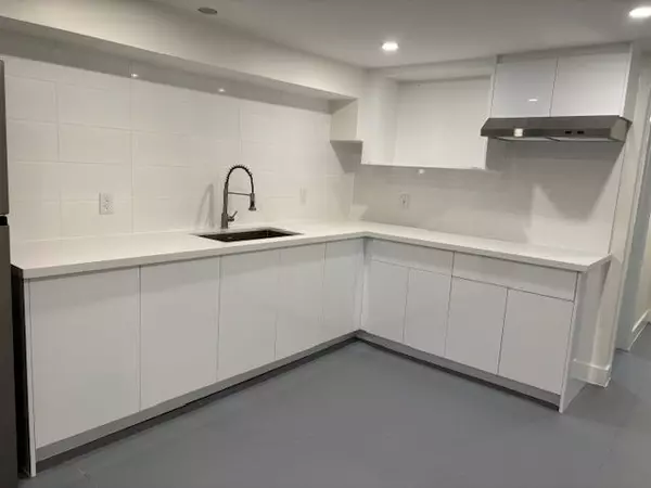 Ajax, ON L1S 1S8,8 York ST #B