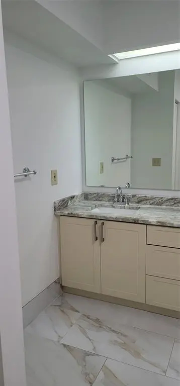 Plantation, FL 33322,10790 NW 14th St #180