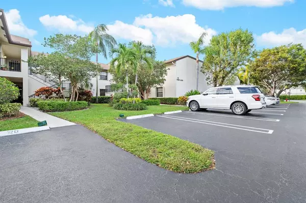 Greenacres, FL 33467,3258 Jog Park Dr