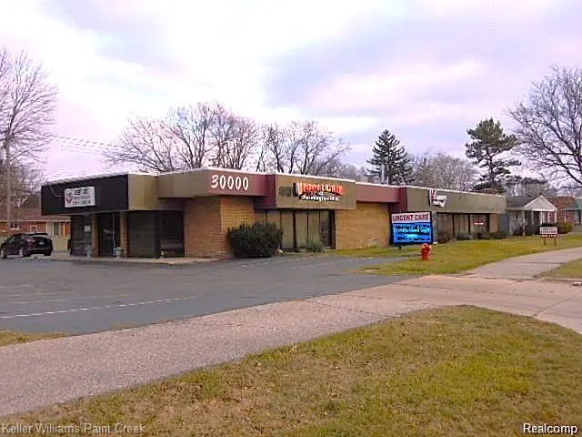 30000 ORCHARD LAKE RD, Farmington Hills, MI 48334