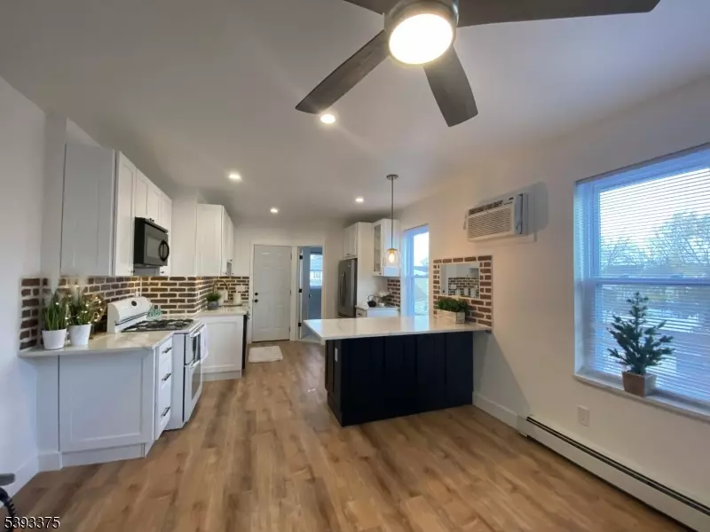 Linden City, NJ 07036,310 W Price St