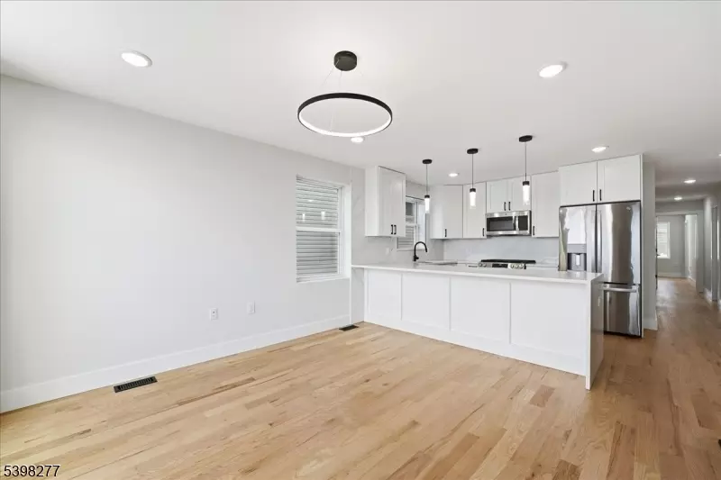 Newark City, NJ 07108,62 Hillside Ave #1