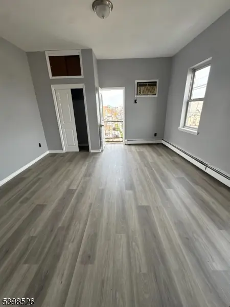 Elizabeth City, NJ 07206,554 1St Ave