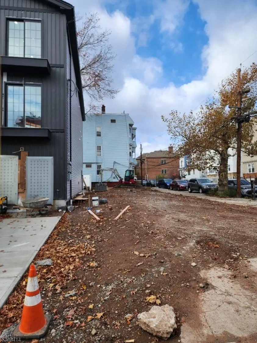 225 21St St, Irvington Twp., NJ 07111