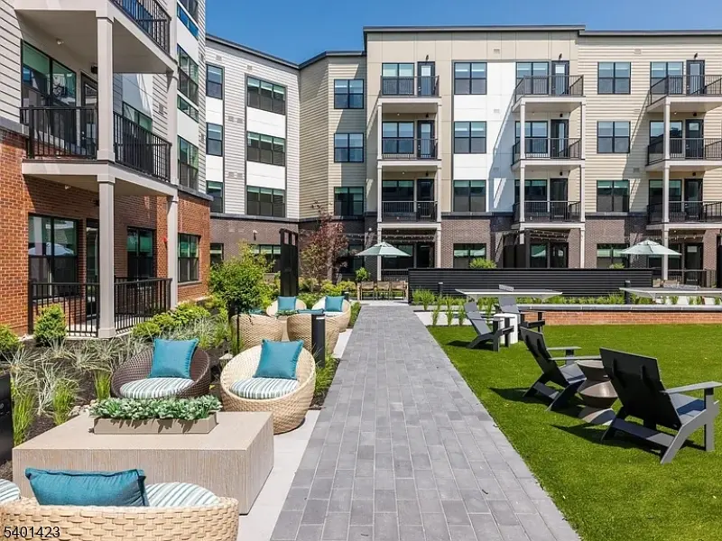 South Amboy City, NJ 08879,2000 Schindler #B20